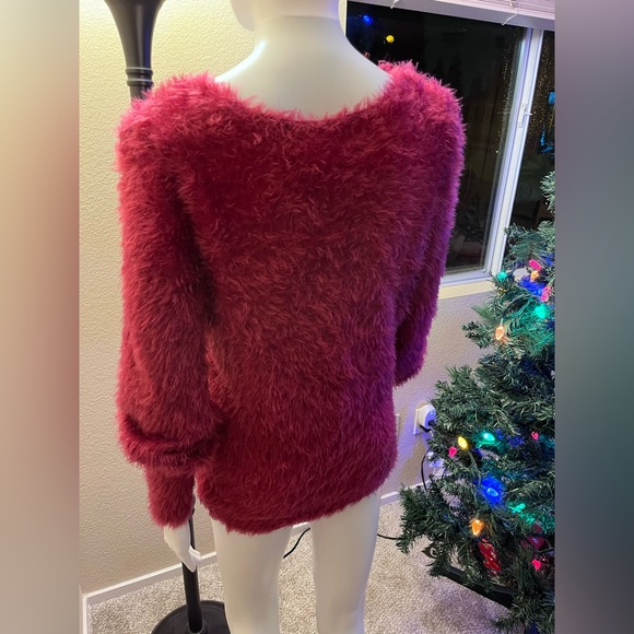 Bestow Magenta Fuzzy Fluffy polyester Sweater size S NWT - Picture 3 of 6